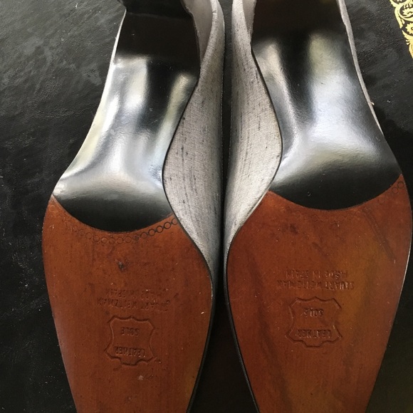 Stuart Weitzman vintage grey mules - Picture 4 of 5